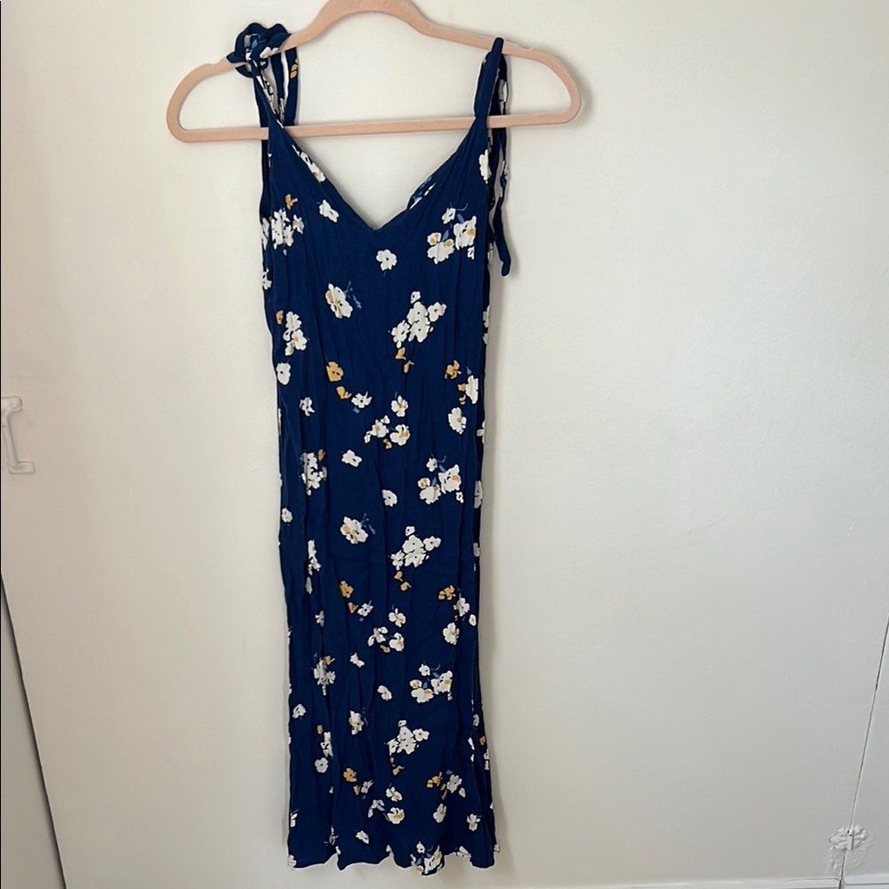 Reformation Pretty Navy Blue Floral Midi Dress VNeck Adjustable Tie straps Small
